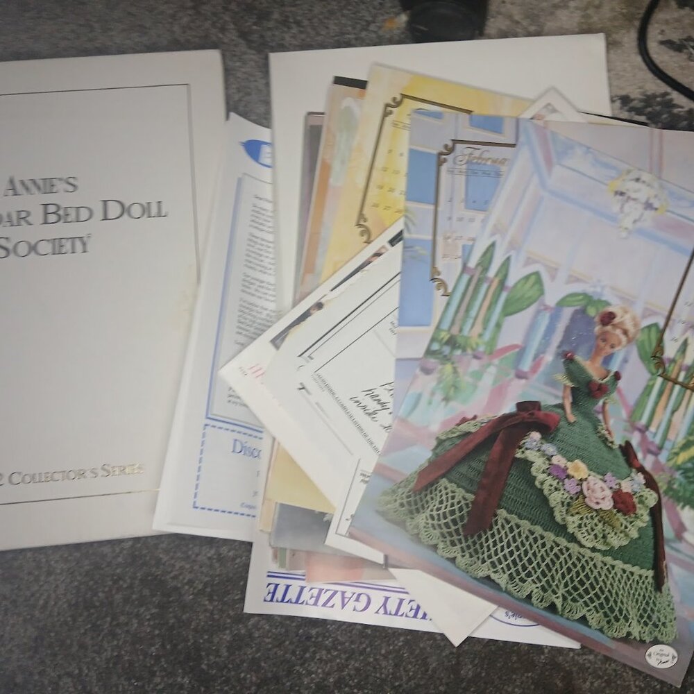 Annie's Calendar bed doll society 1992